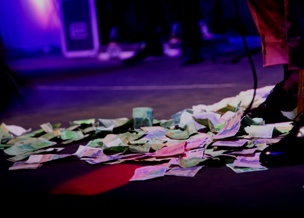 Les images exclusives de la soirée anniversaire de Waly Seck au King Fahd Palace Les images exclusives de la soirée anniversaire de Waly Seck au King Fahd Palace