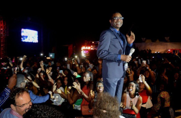 Photos-Concert Cices: Youssou Ndour en toute complicité avec ses fans Photos-Concert Cices: Youssou Ndour en toute complicité avec ses fans
