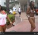 VIDEO : L'avenue où les filles se promènent en maillot de bain