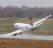 Atterrissage réussi pour un avion sans roues avant