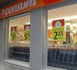 ( VIDEO )- Une cliente de supermarché vole un pack de 24 bières sous sa jupe !