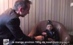 L'homme le plus petit du monde mange 100g par jour (vidéo)