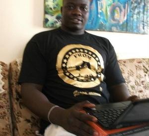 Quand Garga Mbossé s'initie à l'informatique
