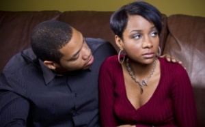 CONFIDENCE : « En onze ans de mariage, je n’ai jamais embrassé mon mari ».
