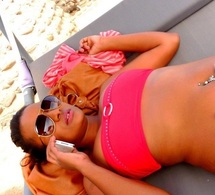 Photo : La jet-setteuse Hiba Thiam en mode relax !