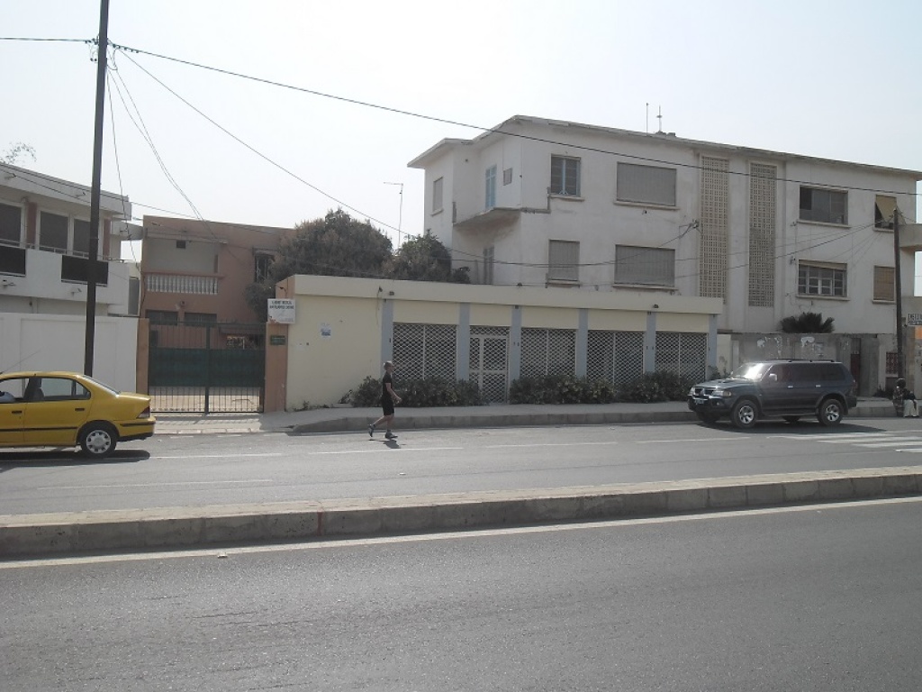VILLA COMMERCIALE A VENDRE A FANN RÉSIDENCE