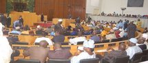 ASSEMBLEE NATIONALE/ LE MANDAT DU PRESIDENT PASSE DE 5 A 7 ANS  La majorité force le barrage de l’opposition