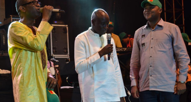 Youssou Ndour aux jeunes de Lingère – «Ayez un métier, c’est important»