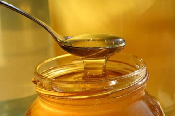 Les bienfaits miraculeux de l'eau additionnée de miel