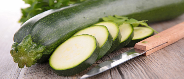 La courgette : elle permet de lutter contre la constipation, bonne pour le foie et favorise la croissance des enfants