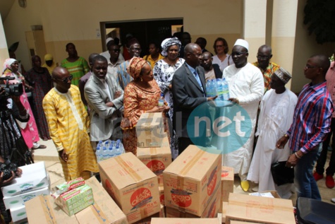 La remise de dons alimentaires et sanitaires au Centre "Guindy" en images