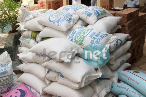 La remise de dons alimentaires et sanitaires au Centre "Guindy" en images
