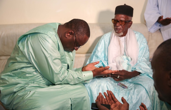 Les images de la visite du Président Sall chez le Khalife des mourides