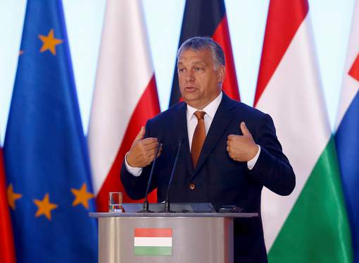 Une nouvelle clôture anti-migrants en Hongrie: On ne protège pas la frontière avec des fleurs, selon le premier ministre conservateur Viktor Orban
