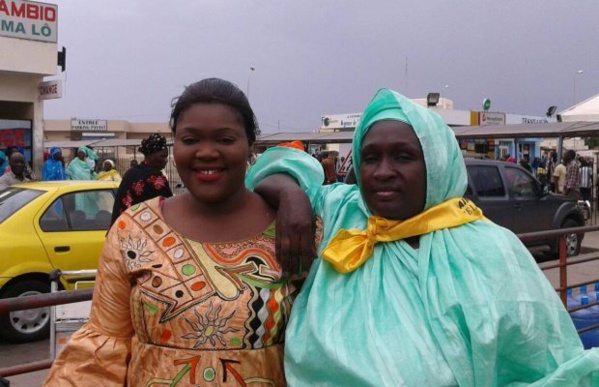 (04 Photos) Ndèye Fatou Ndiaye Mbacké accompagne sa « goro » en partance pour la Mecque