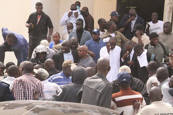 Politique: 5 (cinq)  proches de Bamba Fall convoqués ce jeudi à la Dic suite au saccage de la maison du parti