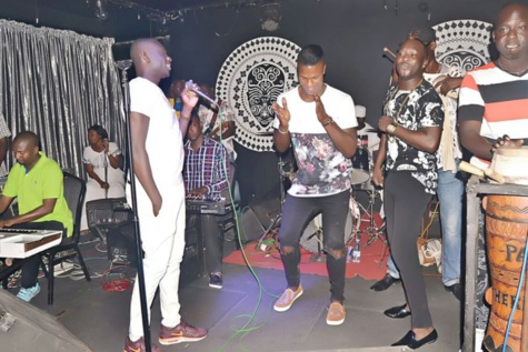 Photos - Diao Baldé s'éclate à la soirée de Pape Diouf 