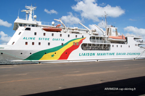 Liaisons maritimes Dakar/Ziguinchor: Aguène et Diambone mis aux arrêts