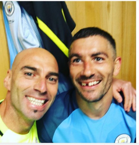 Man U-Man City : Kolarov a perdu une dent dans le derby !