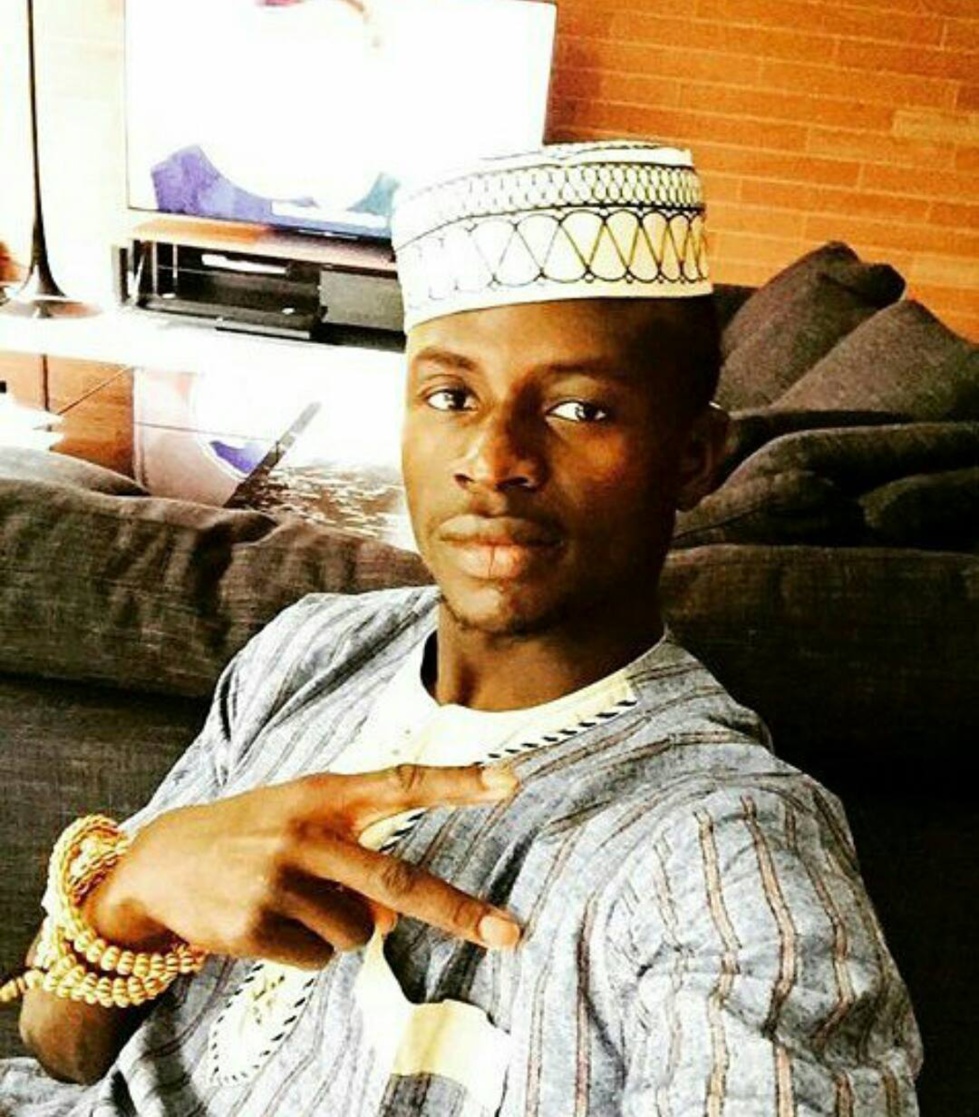 Photo : Sadio Mané, la star de Liverpool en mode traditionnel