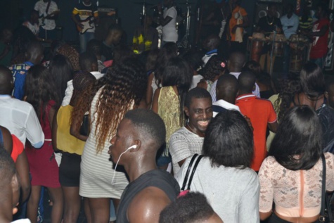 Dakar by Night: Pape Diouf  fait le plein au Bloowy (images)