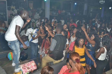 Dakar by Night: Pape Diouf  fait le plein au Bloowy (images)