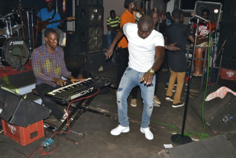 Dakar by Night: Pape Diouf  fait le plein au Bloowy (images)