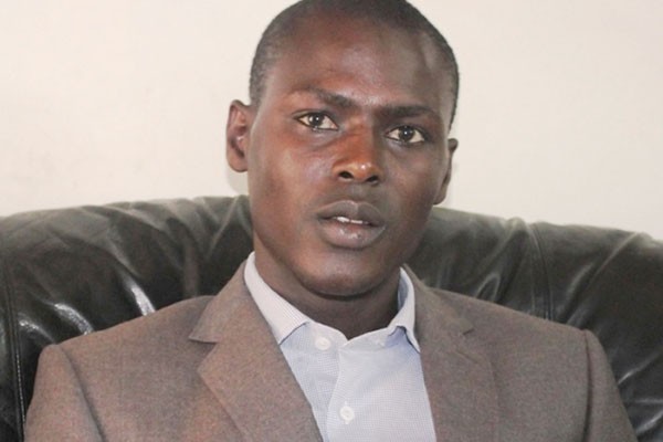 Bara Ndiaye, de l’APR, traite le journaliste, Adama Gaye de «vulgaire jaloux qui cherche le buzz» Bara Ndiaye, de l’APR, traite le journaliste, Adama Gaye de «vulgaire jaloux qui cherche le buzz»