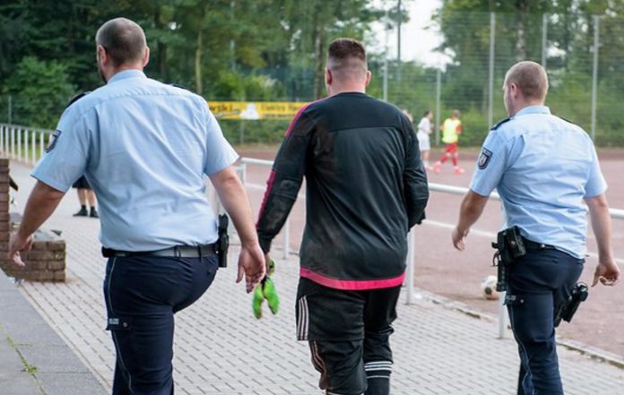 Allemagne-Insolite: Un match de football se termine sur le score 0-43, la police arrête le gardien