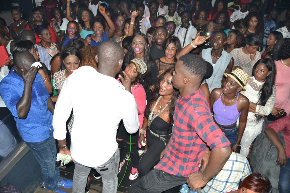 Photos : Pape Diouf a chauffé le Bloowy lors de la soirée de New African Production