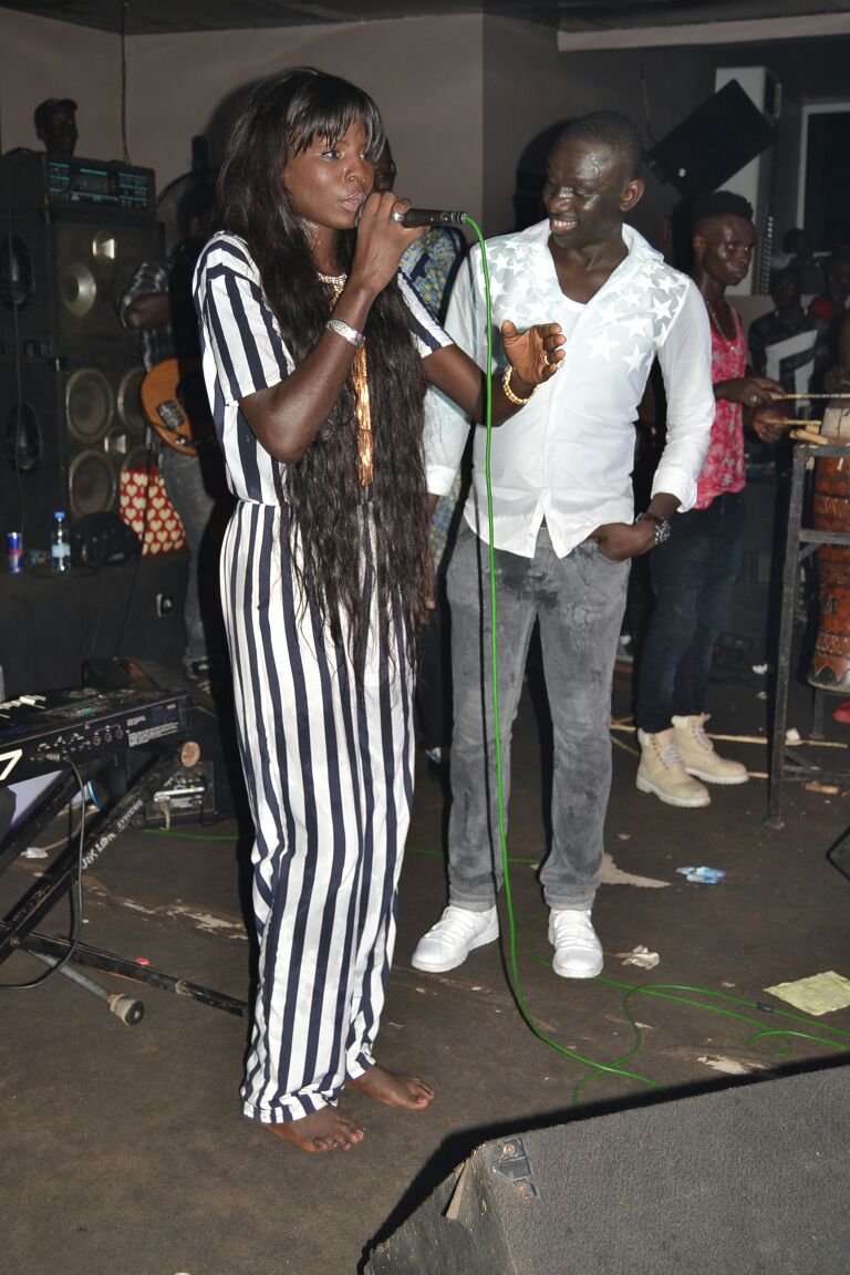 Photos : Pape Diouf a chauffé le Bloowy lors de la soirée de New African Production