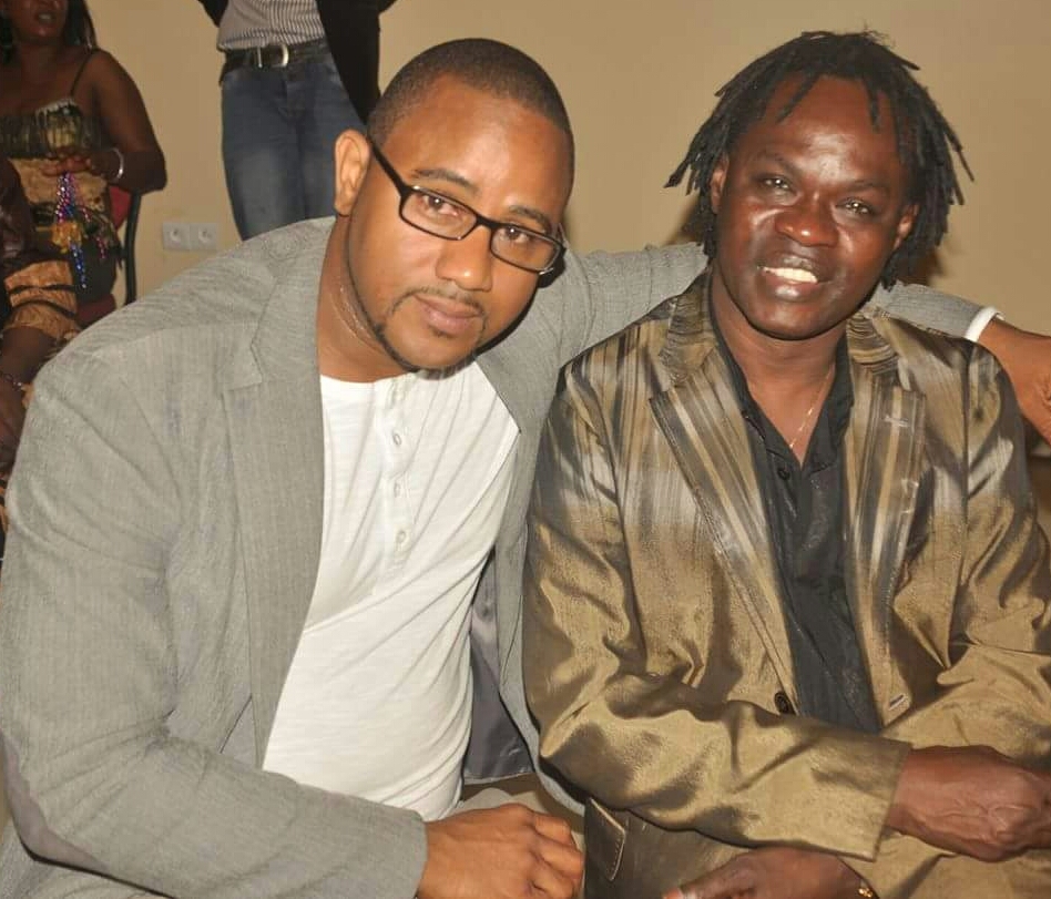Dj Rakhou, patron du restaurant Pointe des Almadies, à Paris, avec Baba Maal