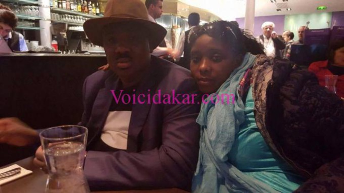 Farba Ngom, député-maire, en vacances à Paris avec sa femme, Adja Mbaye, la fille de Mansour Mbaye
