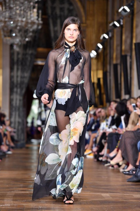 Fashion Week Paris : Amirez les belles photos du défilé Lanvin