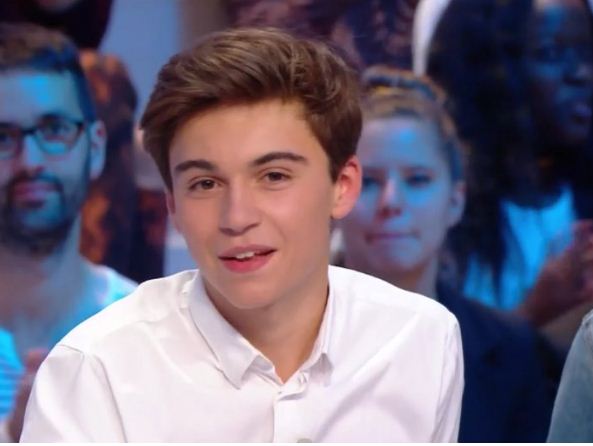 Il a 16 ans, il est écrivain, éditeur et le plus jeune patron de France,son nom : Guillaume Benech