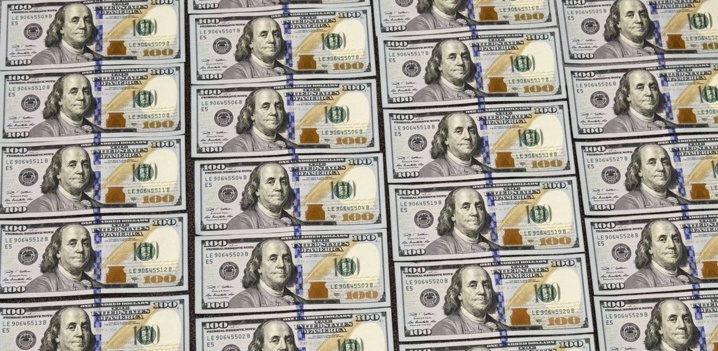 Etats-Unis : Elle commande du poulet et reçoit à la place 5.000 dollars en liquide