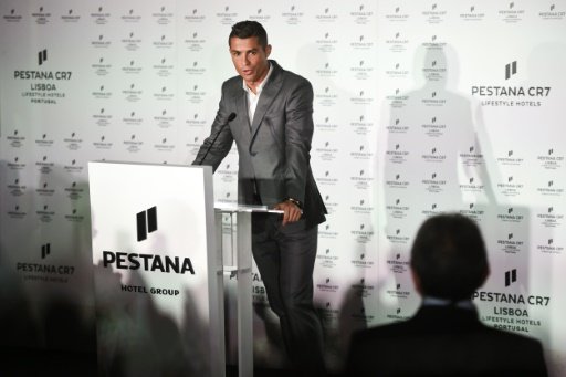 © AFP | La star du Real Madrid Cristiano Ronaldo inaugure son hôtel "Pestana CR7", le 2 octobre 2016 à Lisbonne