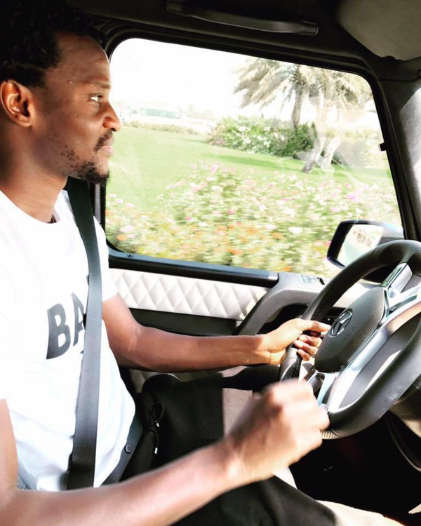 En vacances, Ibou Touré se balade avec des bolides de luxe