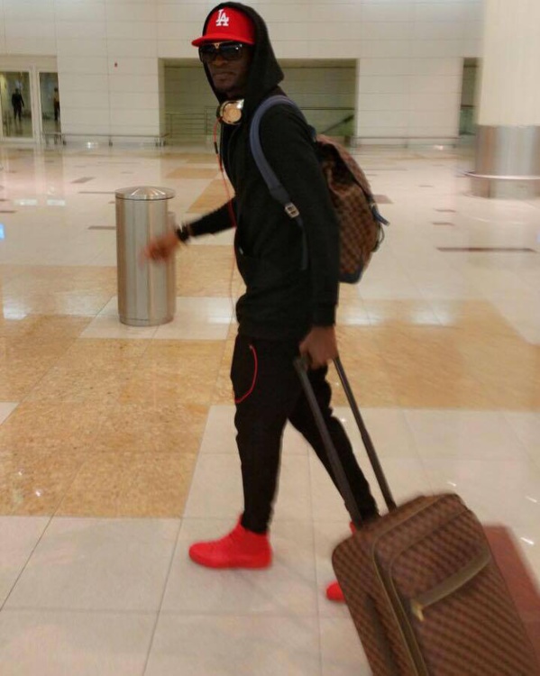 En vacances, Ibou Touré se balade avec des bolides de luxe