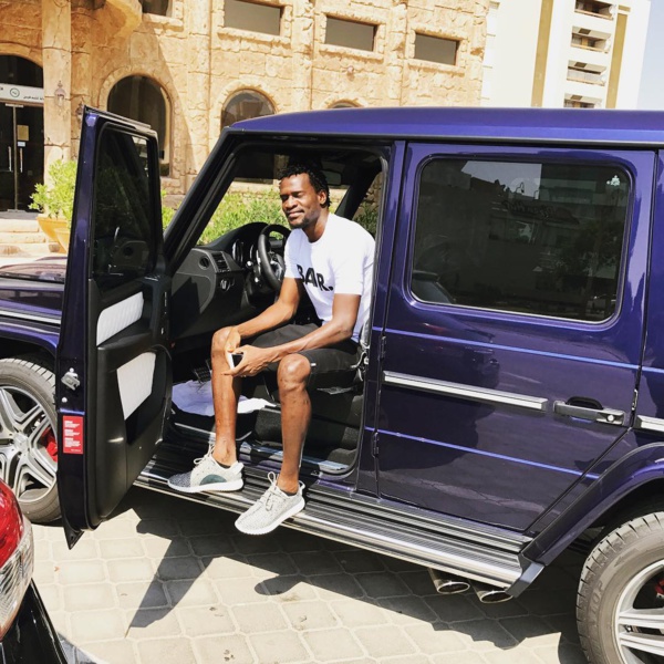 En vacances, Ibou Touré se balade avec des bolides de luxe