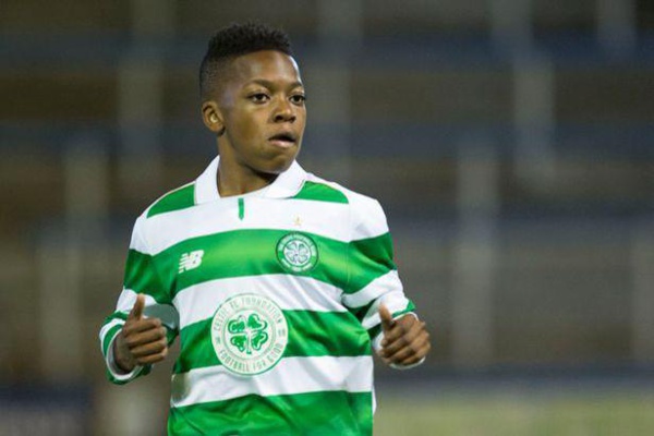 A 13 ans, il joue déjà avec les U20 du Celtic Glasgow