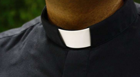 Un prêtre meurt en pleine cérémonie d'enterrement