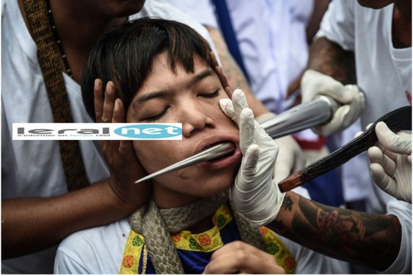 Vidéo:  : découvrez les extrêmes piercings jamais vus au festival végétarien de Pukhet