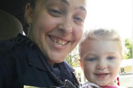 La femme policière et sa fille