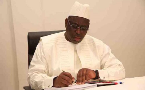 Loi de finance 2017 : Macky "grossit" de 1200 milliards FCfa