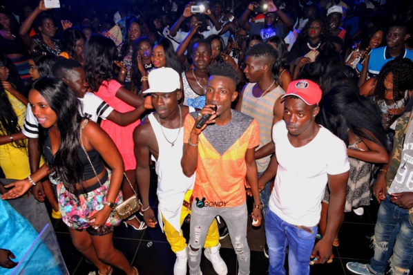 Photos - El Hadj Keïta fait guichet fermé au Bloowy Night !