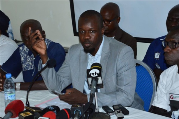 PASTEF-LES PATRIOTES a aussi encouragé le «Peuple sénégalais» à se tenir debout pour exiger 5 revendications. PASTEF-LES PATRIOTES a aussi encouragé le «Peuple sénégalais» à se tenir debout pour exiger 5 revendications.