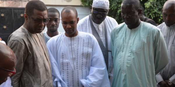 Photos : Youssou Ndour présente ses condoléances chez Dégueune Chimère au Point E