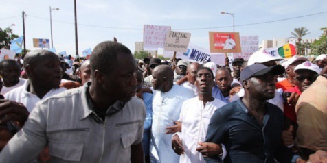 Retour sur la marche avortée de Manko Wattu Senegaal: Idy trébuche, Gackou et Déthié Fall finissent leur course au stade Demba Diop
