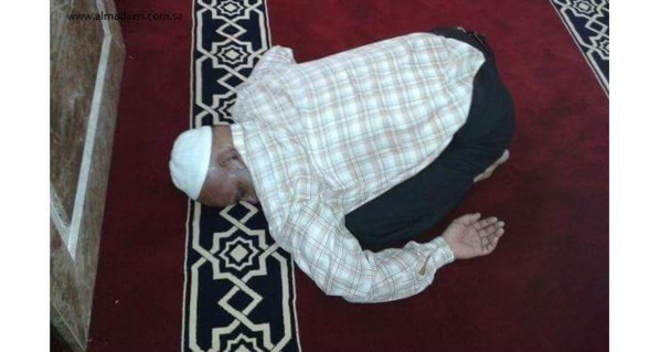 Alors que son retour est attendu par ses élèves, l'enseignant Babacar Thioune tombe en syncope et...meurt en pleine prière